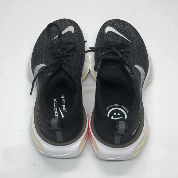 Women’s ZoomX Invincible Run 3 Wide Black/White FN7997-001 NWOB - Picture 5 of 5